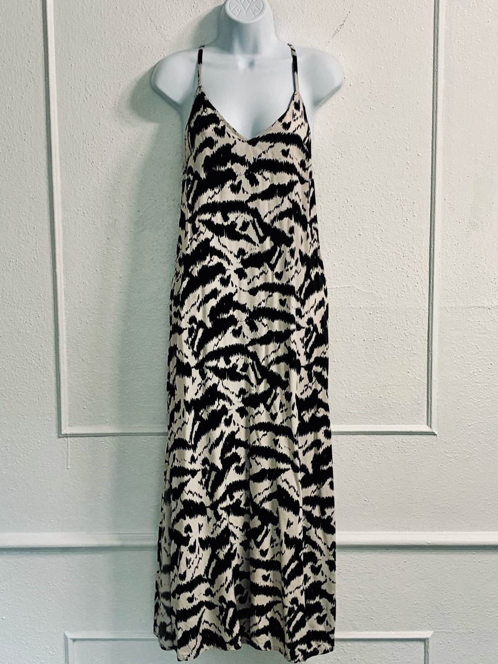 Old Navy Women’s Maxi Dress White Black Floral Tropical Size Small